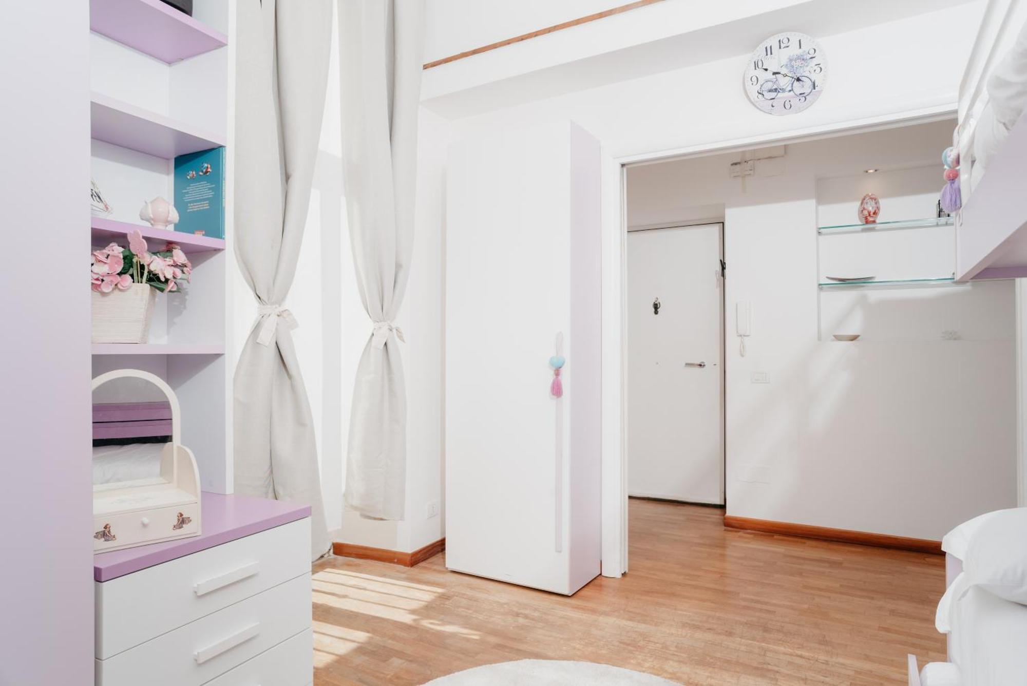 La Casa Dell' Avvocato - Centro Apartment Naples Luaran gambar