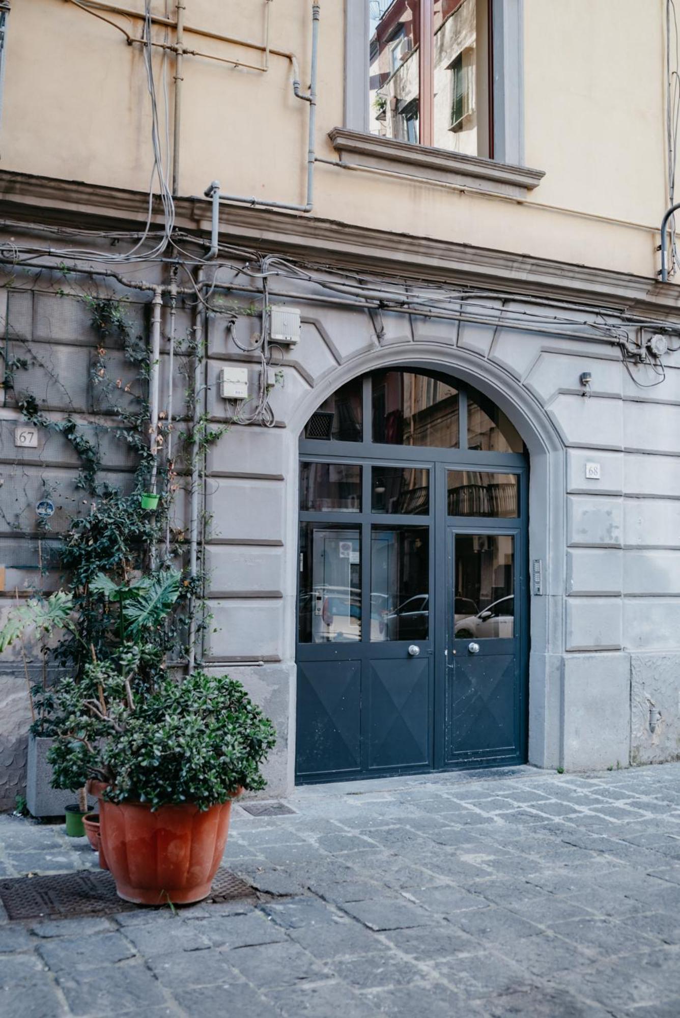 La Casa Dell' Avvocato - Centro Apartment Naples Luaran gambar
