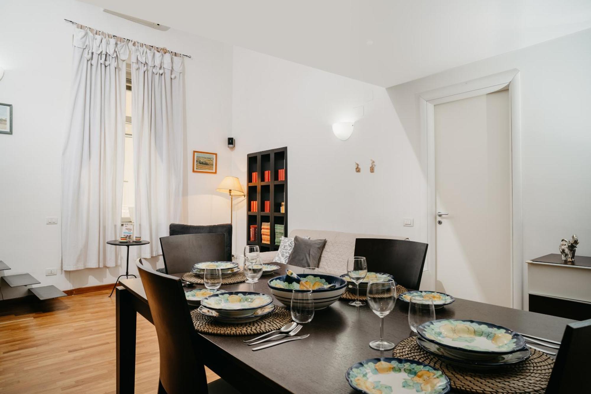 La Casa Dell' Avvocato - Centro Apartment Naples Luaran gambar