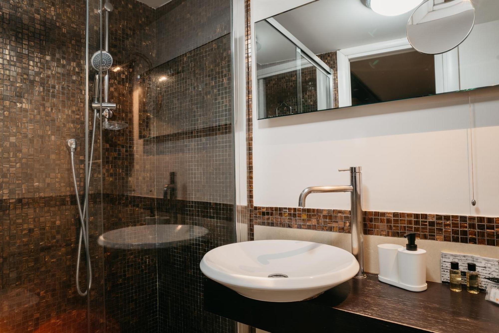La Casa Dell' Avvocato - Centro Apartment Naples Luaran gambar